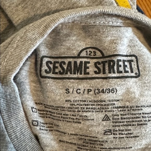 Sesame Street Distressed Tee Tshirt Shirt Women’s Small S - Picture 4 of 4